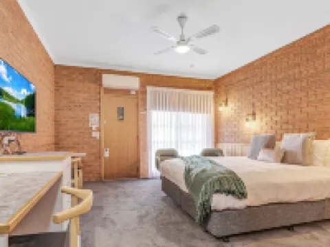 ゴールデン リバー モーター イン モアマのホテル