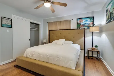 4 Bedroom Oasis - Middle of Downtown Lafayette!! Hotels near Academy Sports + Outdoors