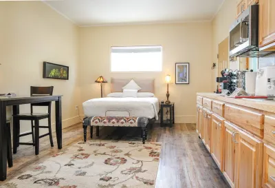 Downtown Retreat
