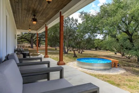 The Get Away in the Texas Hill Country Отели рядом с достопримечательностью «Национальный исторический парк имени Линдона Б. Джонсона»