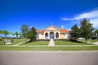 Central AC, Pool, Game Room, and Patio Loungers - Exquisite Family Haven Hoteles en Condado de Osceola