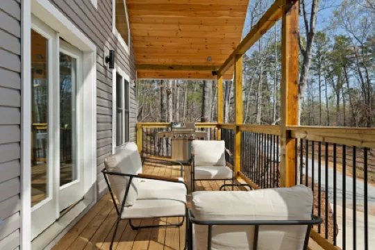 Lake Hartwell Escape - Cabin for groups & families