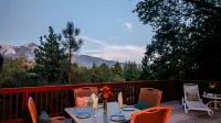 Modern Cabin Retreat with Spa and Cozy Fireplace - Inviting Getaway Hotels in Idyllwild