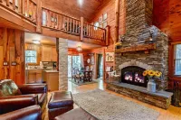 Game Loft and Private Decks Near Torch Lake - Charming Cabin Oasis Hotels in Forest Home Township