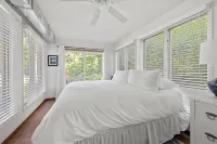 Tranquil Haven with Jacuzzi and Firepit - Charming Retreat