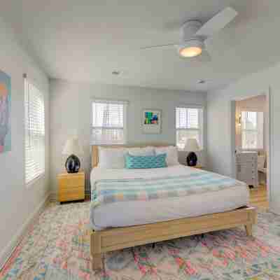 New Construction Townhome with Modern Amenities - Stylish Oasis Rooms
