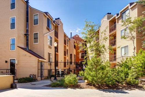Electric Fireplace and Indoor Hot Tub - Charming Cozy Hideaway