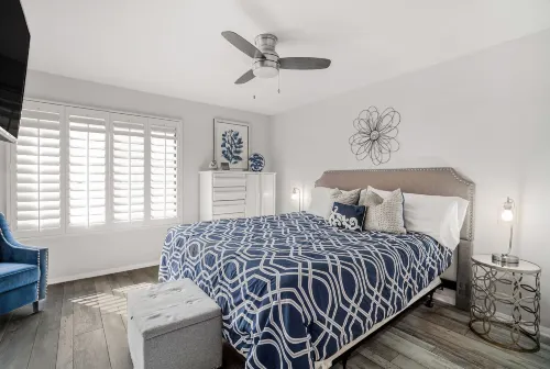 Shared Pool and Hot Tub Near Shopping and Dining - Chic Oasis