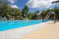 Holiday Inn Westbury-Long Island