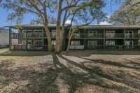 The Retreat at the Ravines Hotels near Clay County Fairgrounds