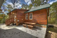 Fire Pit, Hot Tub and Sunroom - Cozy Mountain Retreat