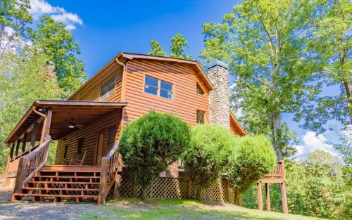 Luxurious Cabin with Scenic Porches and Modern Amenities - Charming Retreat
