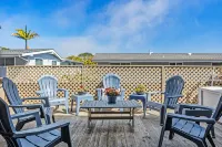 Charming Coastal Retreat with Private Patio - Stylish Family Haven