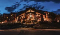 Luxury Ski-in/Ski-Out Access and Spa Amenities - Exquisite Mountain Retreat Hotel in zona Red Pine Gondola
