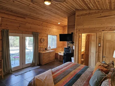 Serene Acres with Fire Pit and Jetted Tub - Charming Cozy Retreat