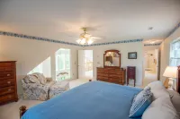 Hot Tub and Expansive Views - Stunning Mountain Haven