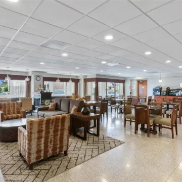 Best Western Plus Belle Meade Inn  Suites Отели рядом с достопримечательностью «The Parthenon»