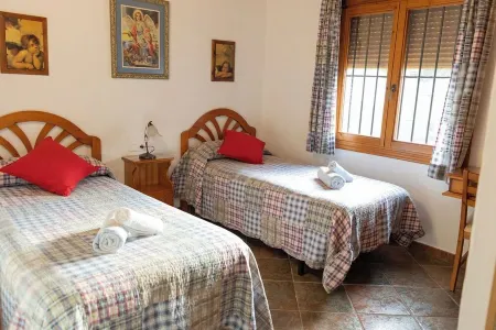 IN THE MOUNTAINS OF THE COSTA DEL SOL. Villa with private swimming pool - hot jacuzzi