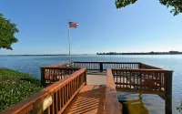 Scenic Patio and Fishing Pier Access - Charming Florida Hideaway