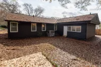 Cozy Retreat - Spacious Patio, Bama Room, HD TV