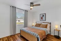 Midcentury Retreat on 1 Acre with Pool! Pets Welcome! Các khách sạn ở Willow Park