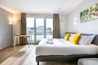 Star of Life Hotels in Courbevoie