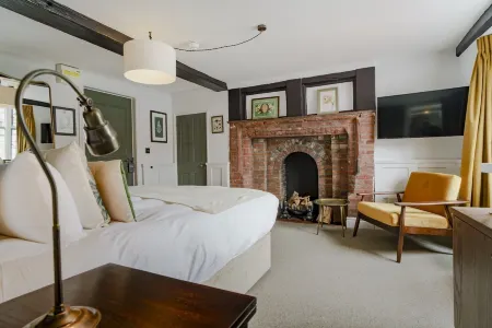 Bel and the Dragon at Red Lion Wendover