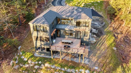 Forget-Me-Not by AvantStay Bold Lakefront Escape Отели рядом с достопримечательностью «Bidwell House Museum»