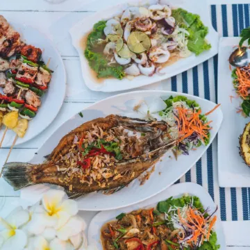 Seapine Beach Golf and Resort Hua Hin Отели рядом с достопримечательностью «Суан Сон Прадипхат»