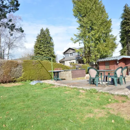 Waimes Retreat Near Forest