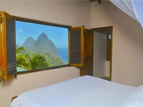 Piton Villa Deck Hotels in Malgretoute