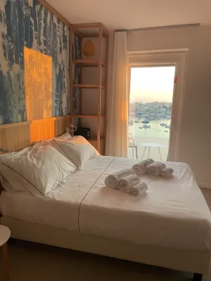 B&B Giro di Boa Hotels near Scultura dedicata ai naufraghi