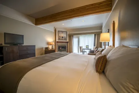 Pine Ridge Inn Отели рядом с достопримечательностью «Парк штата Тамало»