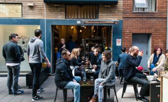 Heart of the City Minutes from Macleay Street