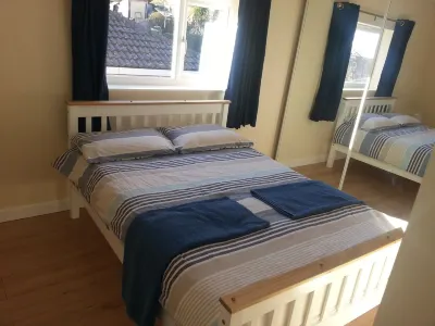 Immaculate 3-Bed House in Bristol with Fast Wifi Các khách sạn gần St Andrews Road