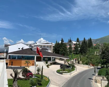 Chateau Linza Resort