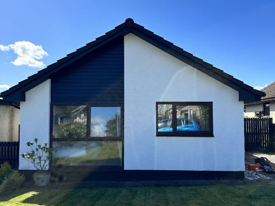 Sleeps7-Parking-Garden-Patio