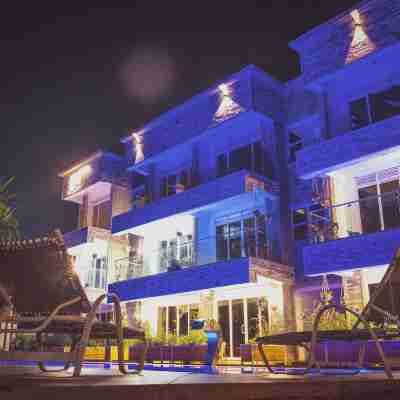 Kisa Apartments Hotel Exterior