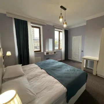 Central Baku Hotel Отели рядом с достопримечательностью «Площадь Фонтанов»