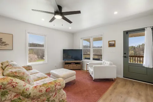 Little Pisgah Sunrise by Avantstay Mountain View