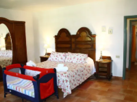 Apartment Between Pisa and Livorno Hotels in Collesalvetti