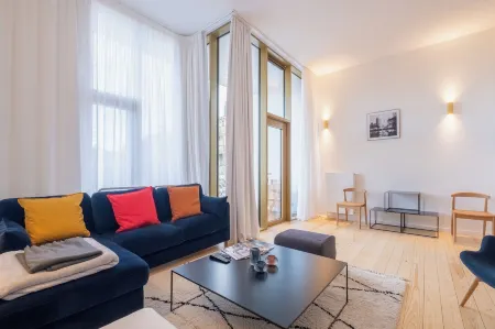 Self Check in  Brussels Apartment for 2 in Heart of  Trendy Saint-Gilles Отели рядом со станцией Брюссель-Южная железнодорожная станция