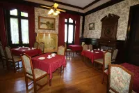 Domaine de Champ Rose Hotels in Saint-Laurent-de-Belzagot