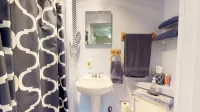 Cavalier Cottage B&B - parking