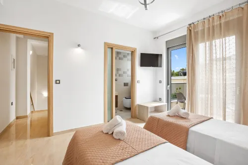 Park and Sea View Villa with Pool 2 Hotels in Daratso