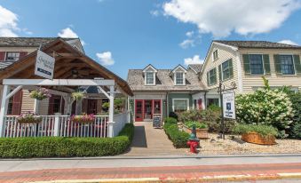 Howard's Creek Inn