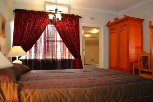 Midway Inn Hotel Hoteles en Middelburg