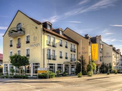Hotel Henry