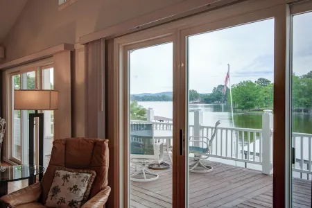 Lake Hamilton Dream Retreat