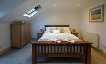 Beautiful 2-Bed Apartment in Inverkip Great Garden